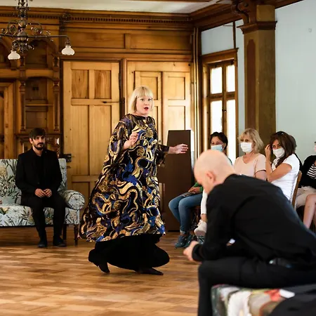 Post Löwe Mulegns Szálloda Muhlen